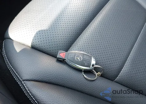 2016 Mercedes-Benz C 300 4Matic/Luxury 4Matic/Sport 4Matic из США, поврежденный, VIN 55SWF4KB5GU129294